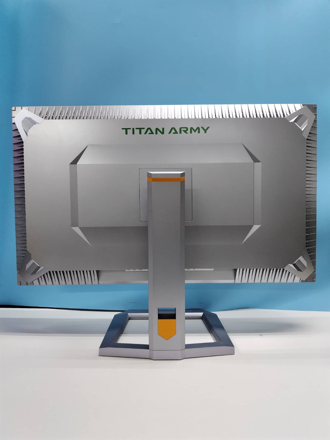 Titan Army P32A6V-PRO 32インチ 4K ゲーミングモニター ② | 中古