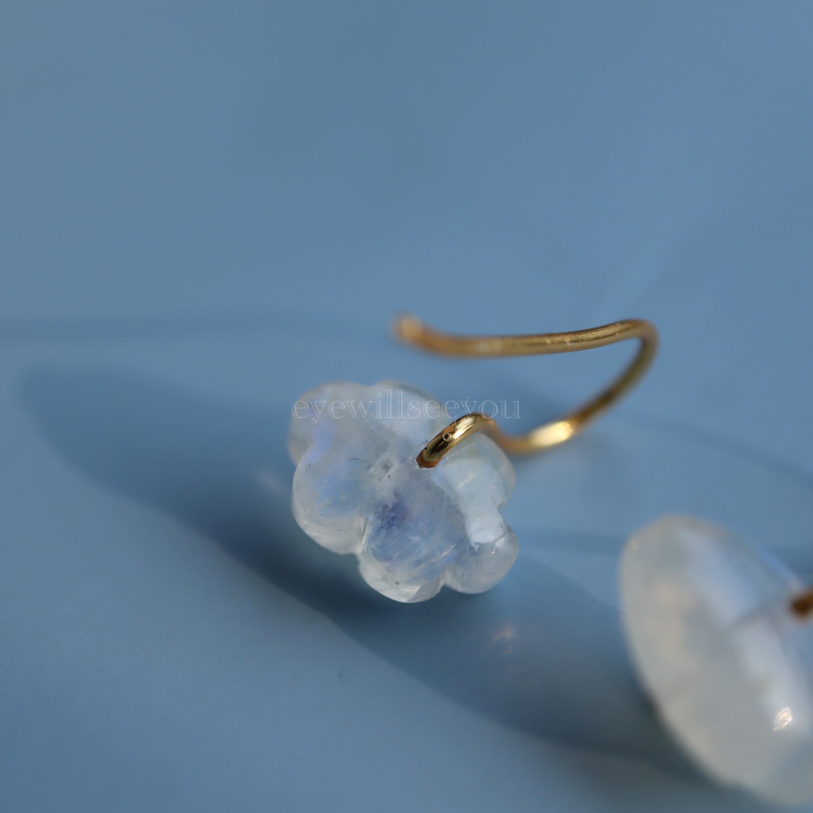 日本代理店正規品 Rainbow moonstone cloud earrings ピアス