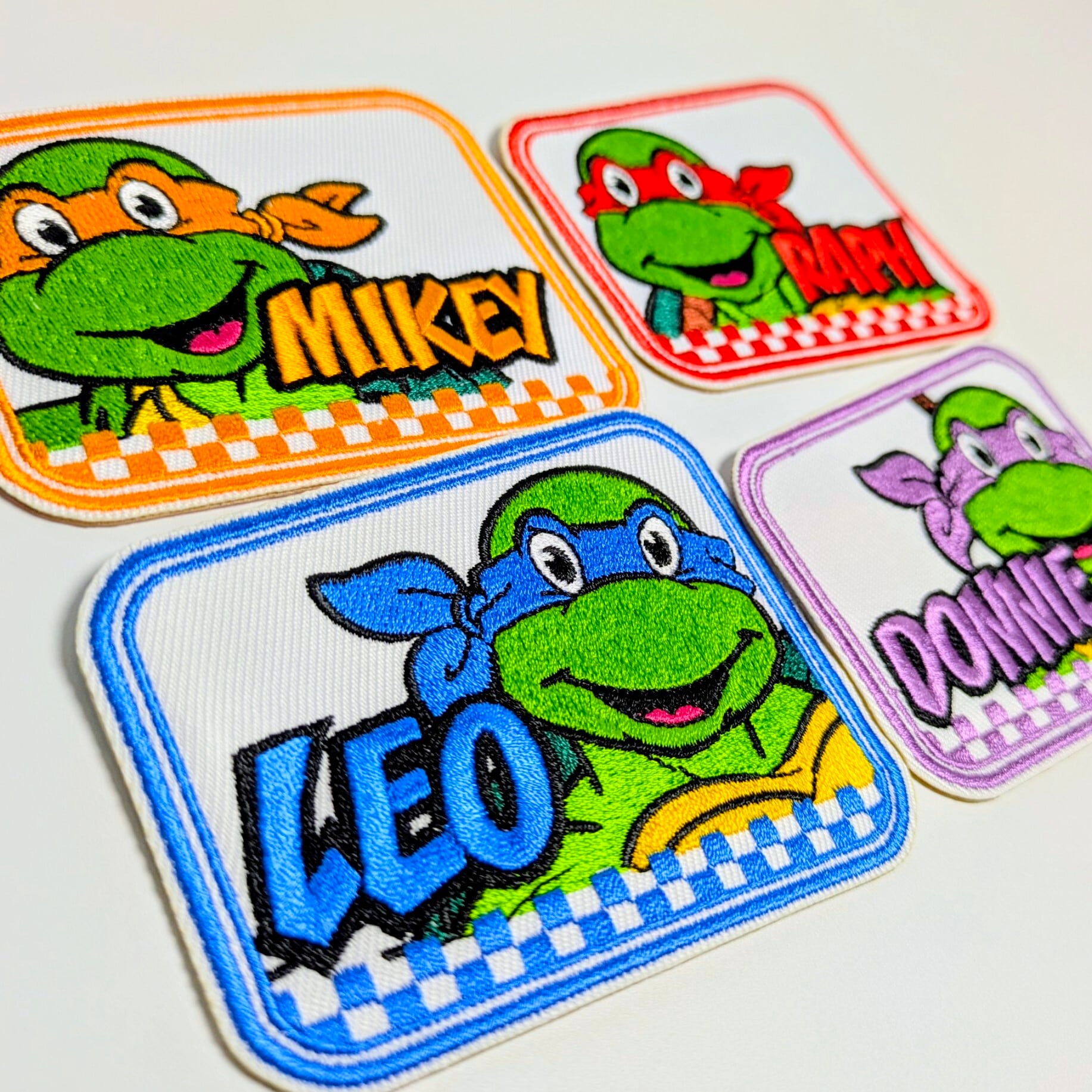 送料無料！ ★刺繍アイロンワッペン★【 Teenage Mutant Ninja Turtles (  ティーンエイジ ミュータント ニンジャ タートルズ )  】 〚アメリカン雑貨 アメトイ〛