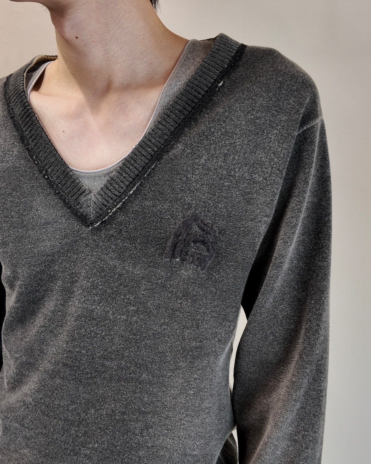 【John Galliano】lace detail faded v-neck knit