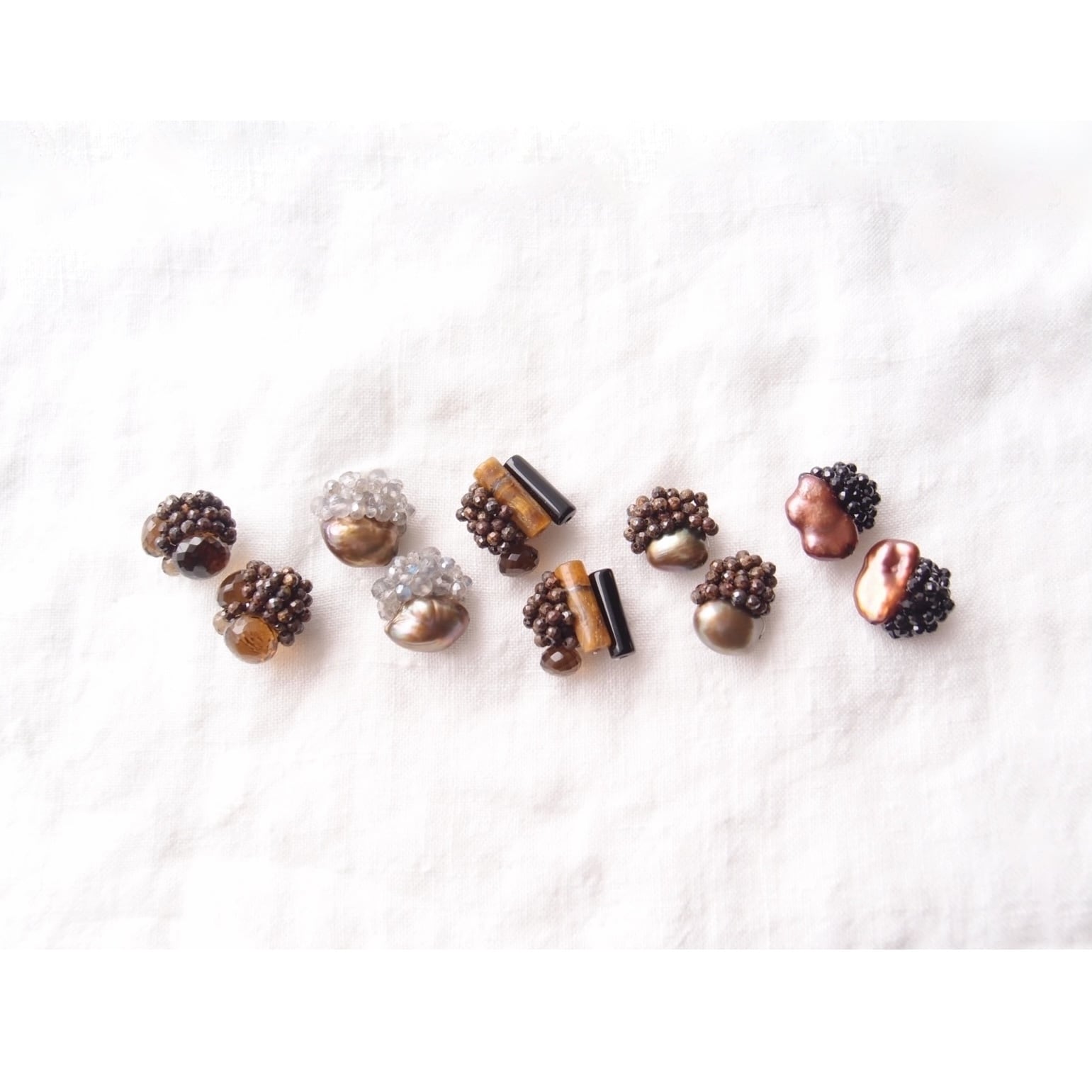 【天然石刺繍/ピアス】 Beer Quartz × Bronzite Earrings