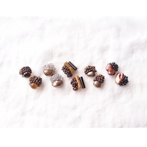 【天然石刺繍/ピアス】 Beer Quartz × Bronzite Earrings
