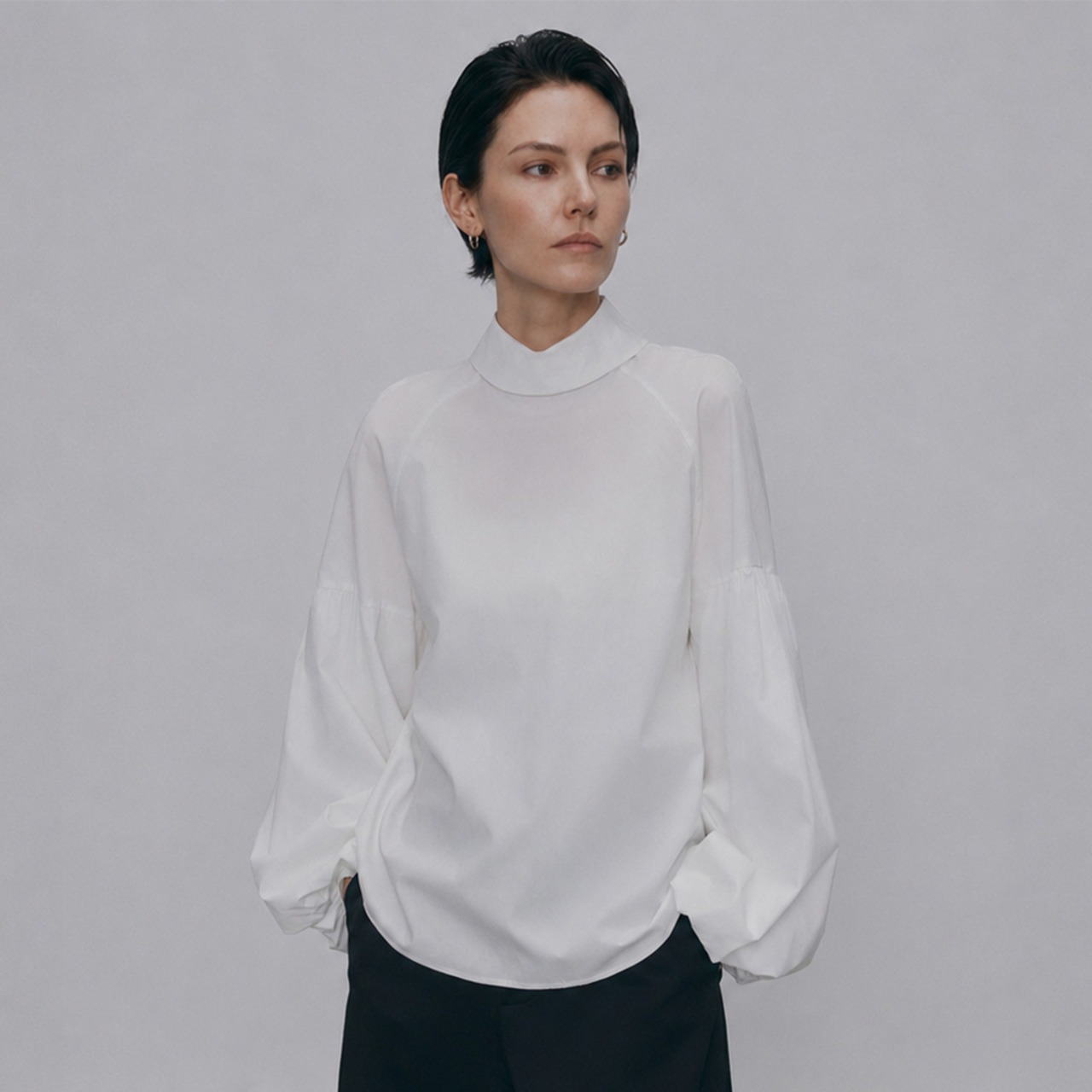 Volume sleeve blouse A00231