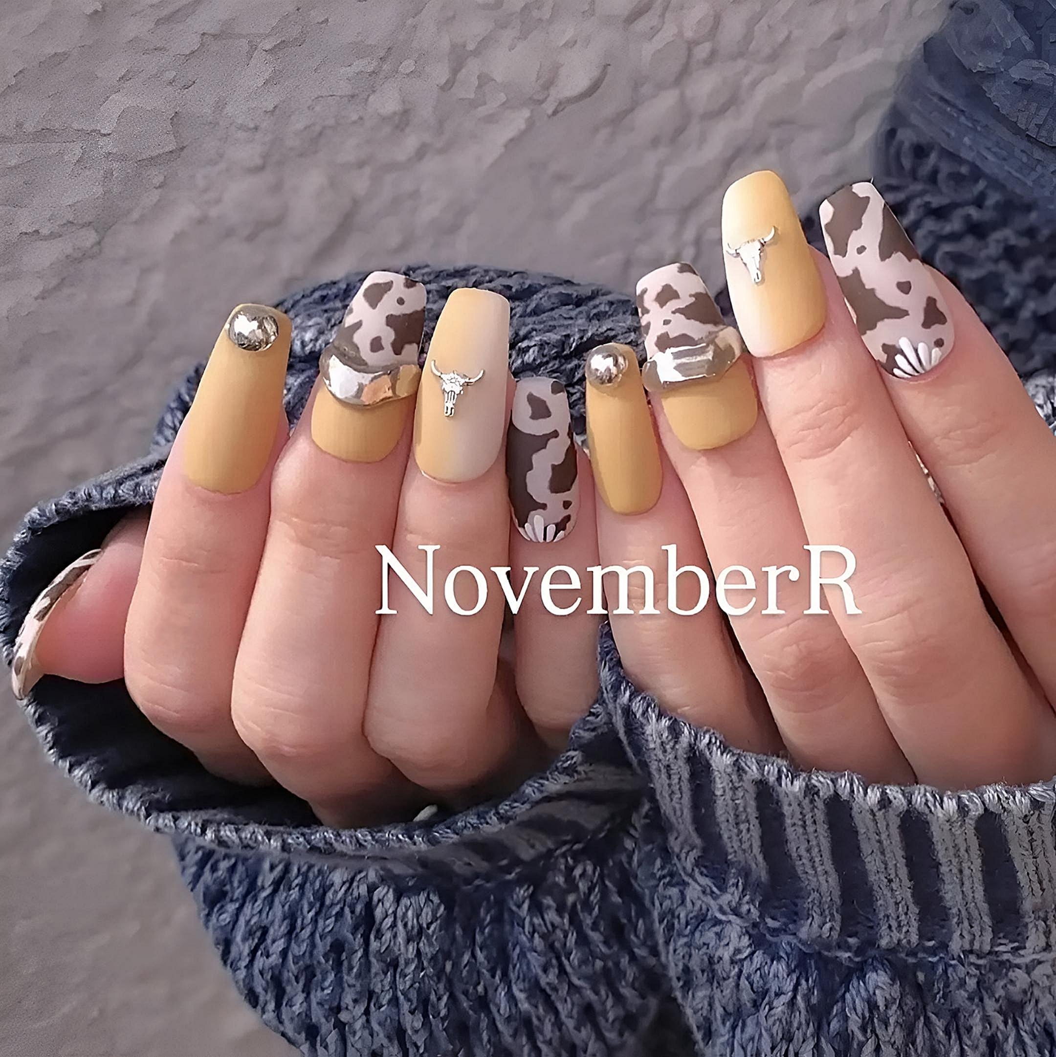 LA767☆牛柄ボヘミアンネイルチップ | NovemberR 〰️ネイルチップ販売〰️