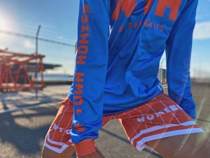 “NEW NTHLONGTEE” colour Blue×Orenge