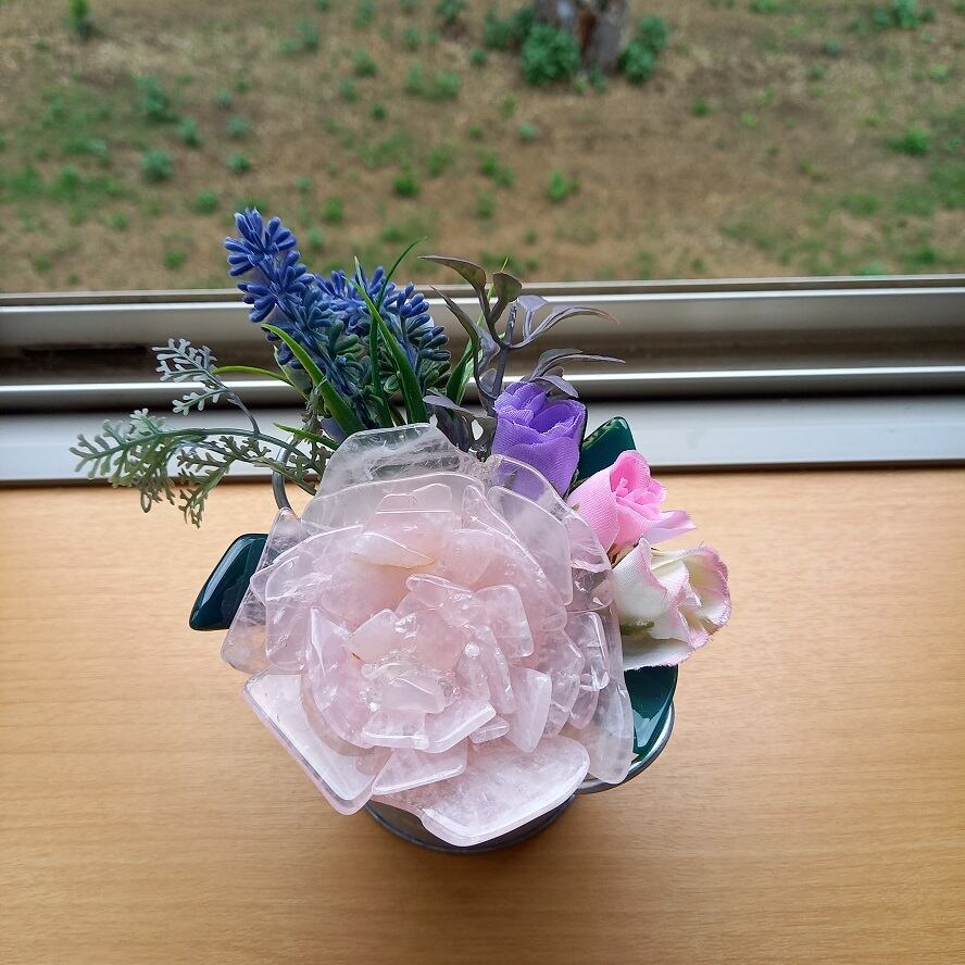 ローズクォーツ薔薇（ブリキポット）