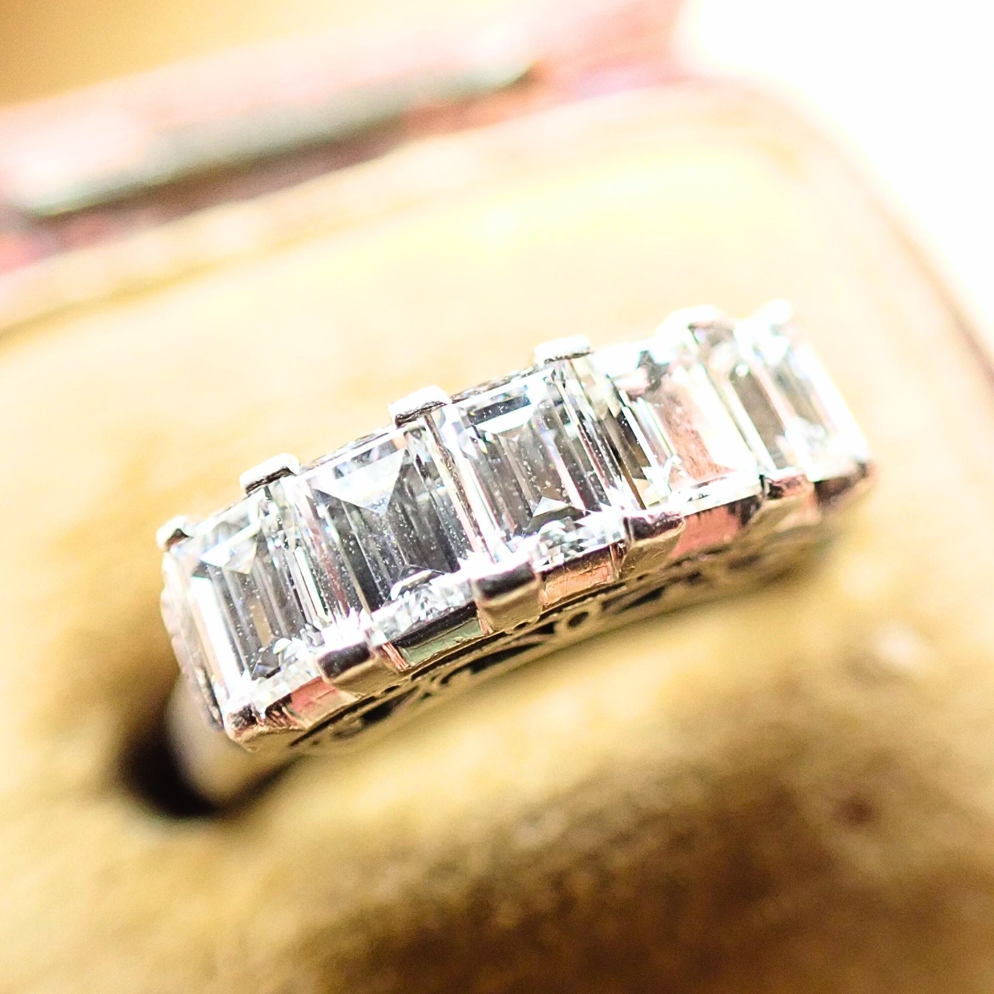 K18 昭和レトロ バケットカット ダイヤモンド リング 5石 一文字 透かし細工 艶消し マット仕上げ ヴィンテージ 指輪 OKR00268