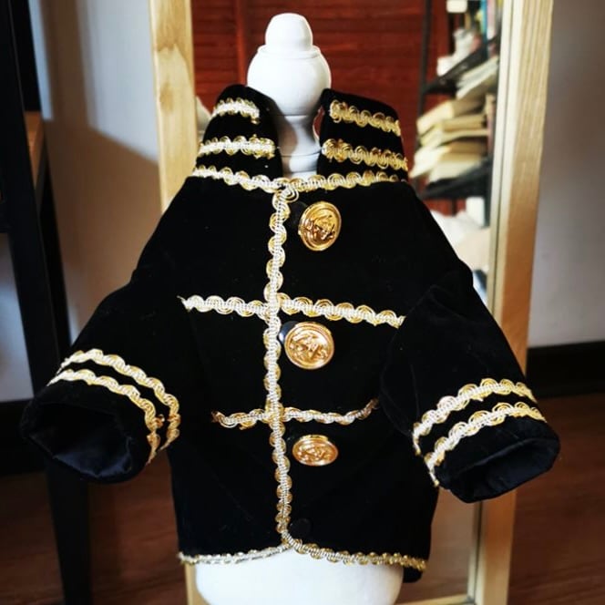 ゴールドボタンのエレガントジャケット 00514