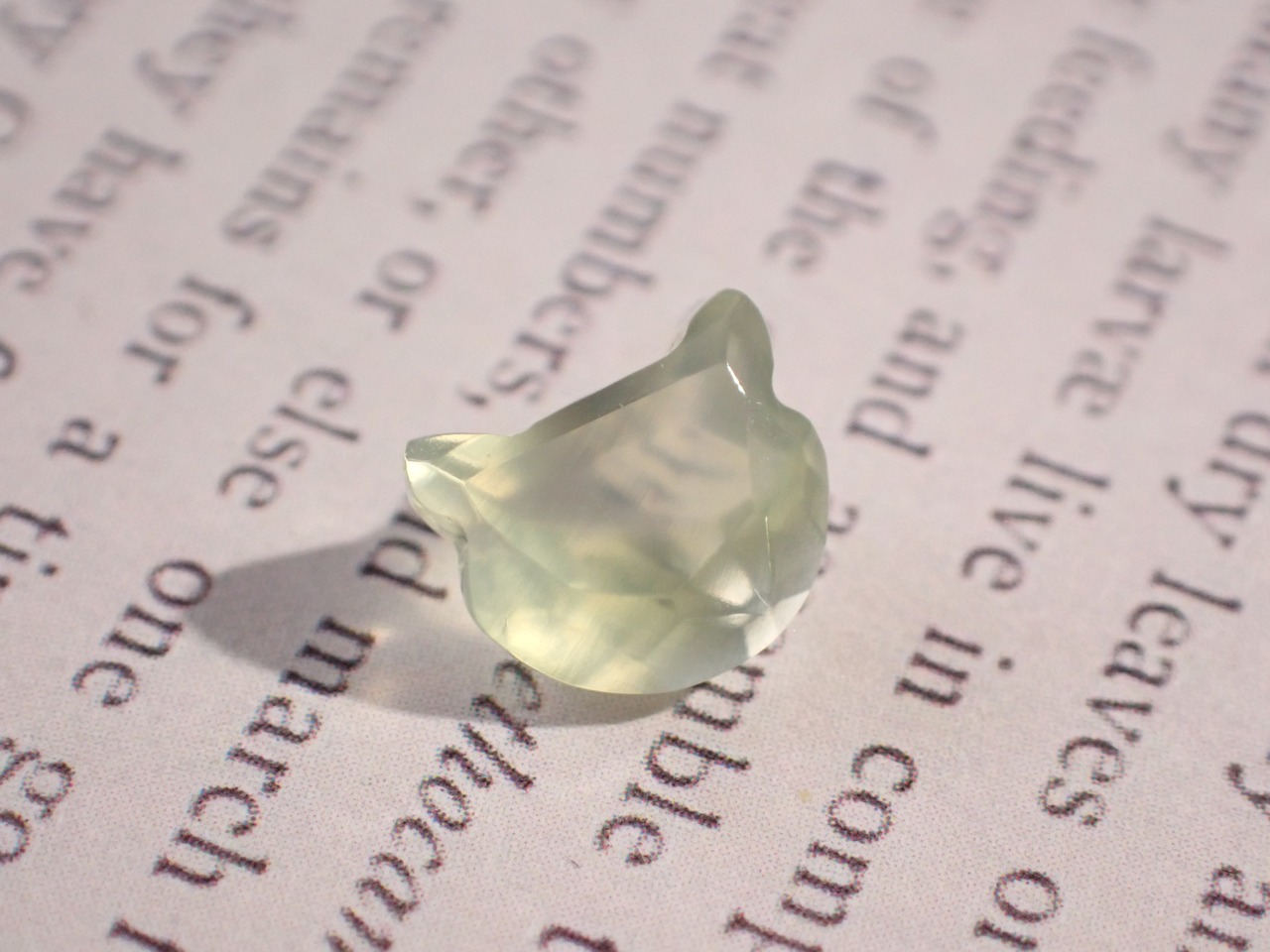 プレナイト（猫カット）　1.33ct　[C13‐159]