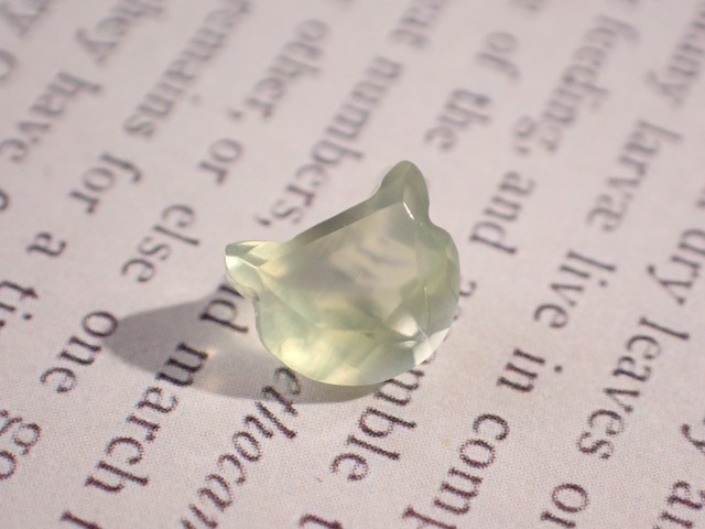 プレナイト（猫カット）　1.33ct　[C13‐159]