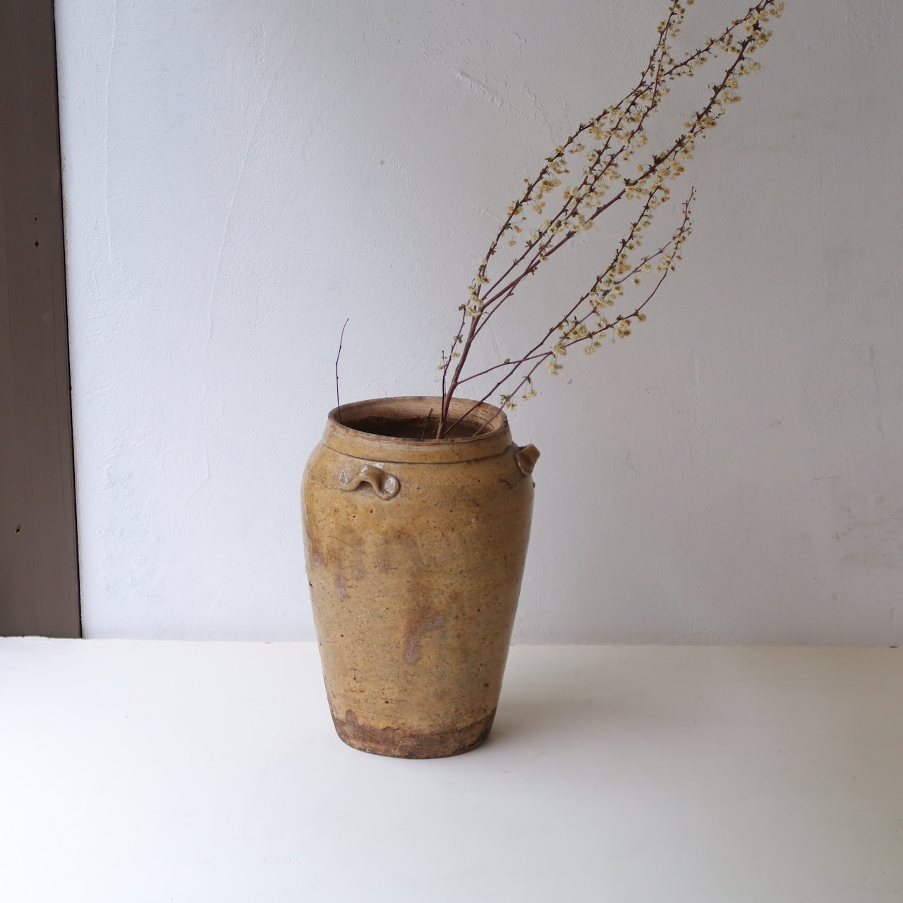 黄土色の壺
