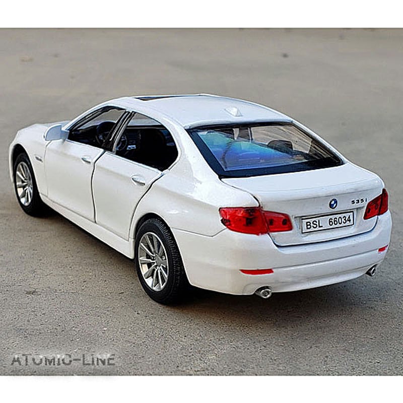 BMW 5シリーズ 535i 1/32 ミニカー 全3色 ライト点灯 エンジンサウンド
