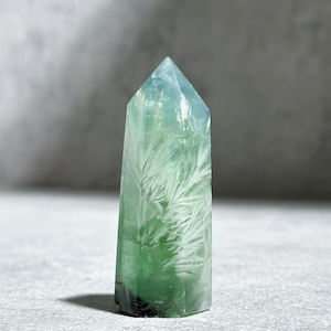 エンジェルフェザーフローライトタワー型 92◇ Angel Feather Fluorite ◇天然石・鉱物・パワーストーン