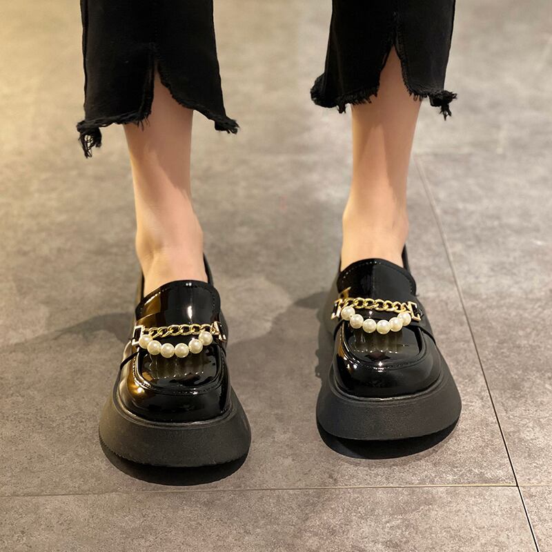 シングルサマーレッドパールスタンダードチェーン スタイルレザー 靴 シューズ レトロ 夏物 真珠 部族の婦人靴21059816807