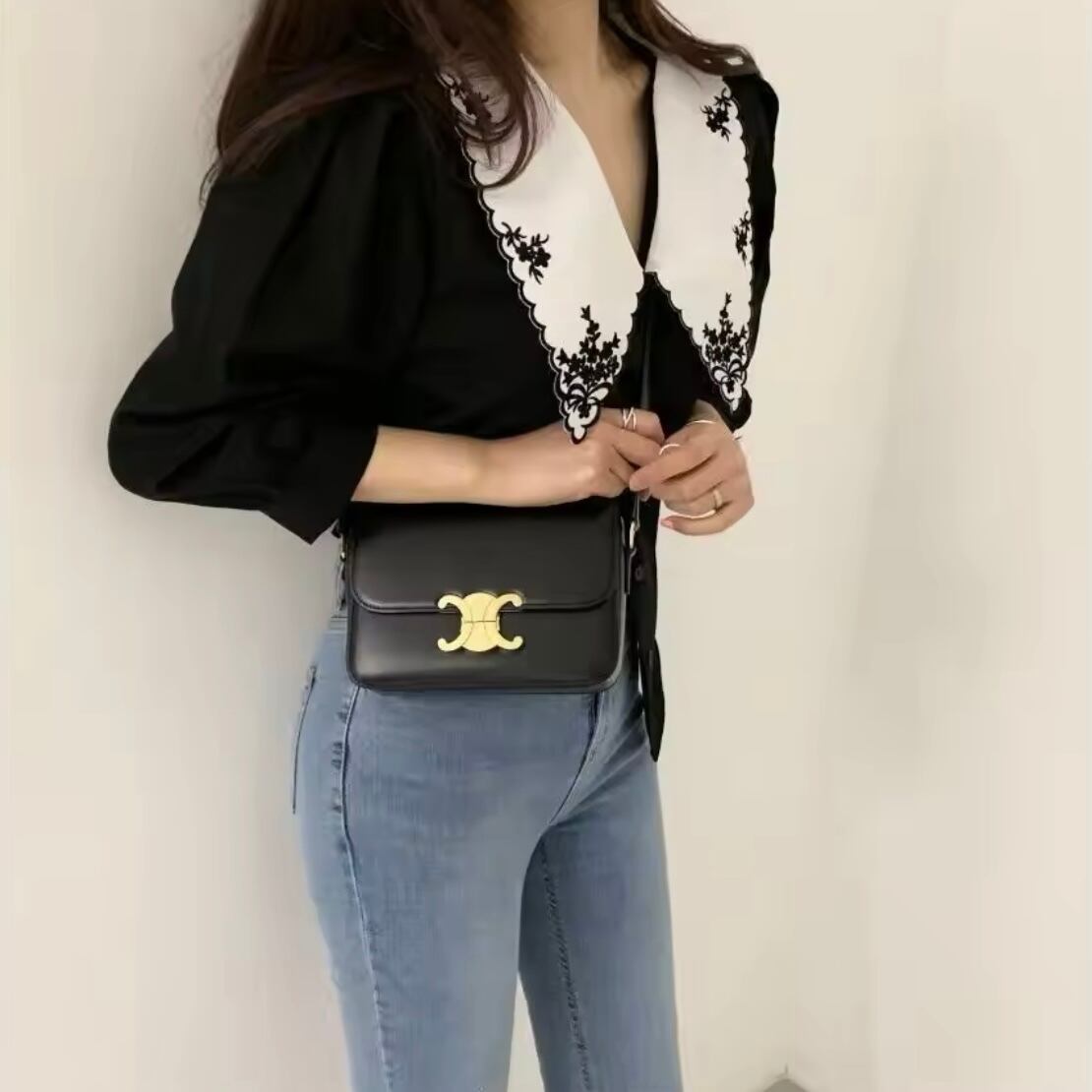 フラワーエンブロイダリーブラウス