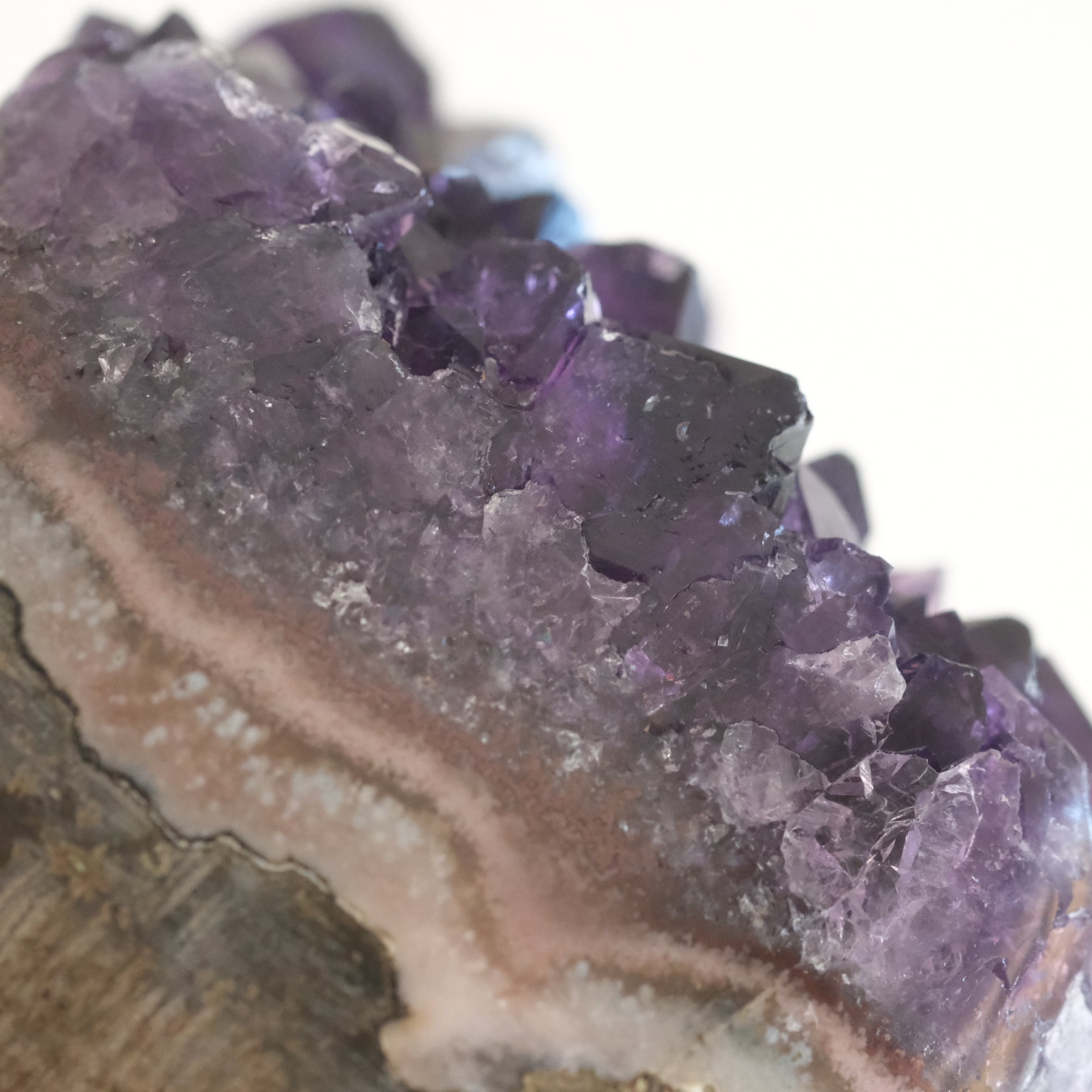 アメジストジオード 大きめ 紫 楽天市場】SPS アメジストジオード（カルサイト入り） 約6200グラム