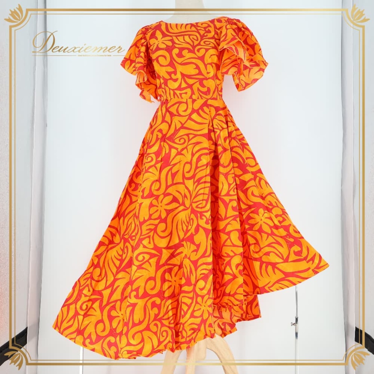 ハワイアンダンス 衣装 MermaidLine MMJ マーメイドライン エムエムジェイ ワンピース フラダンス オレンジ系 ドレス アシンメトリー 赤 ティアレ柄 花柄 華やか かわいい ダンス衣装 イベント ステージ ハワイアンプリント アロハ レッド系