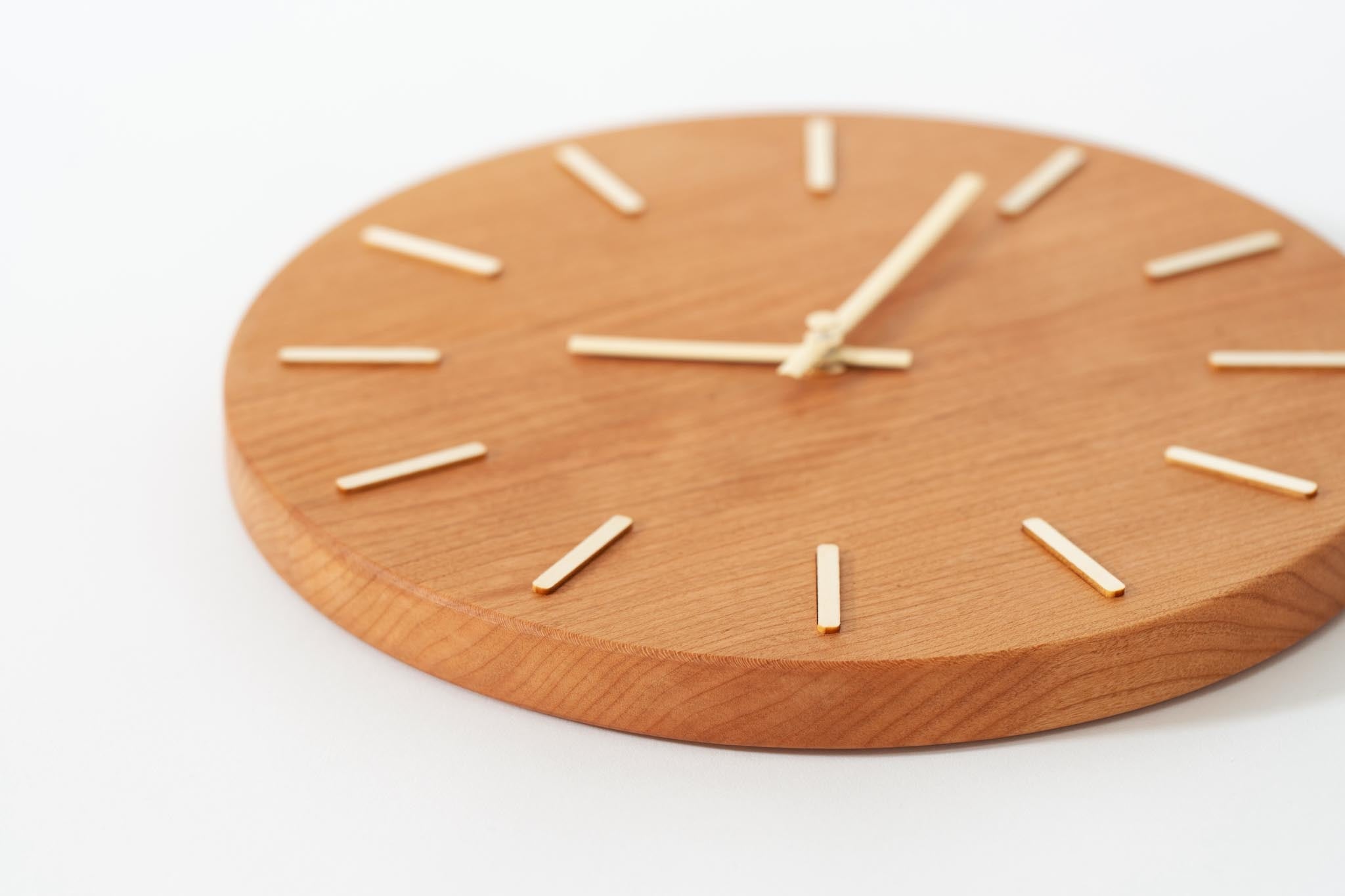 NEW】北の大地の木の時計 チェリー | シャンブル【CHAMBRE】byインターゼロ