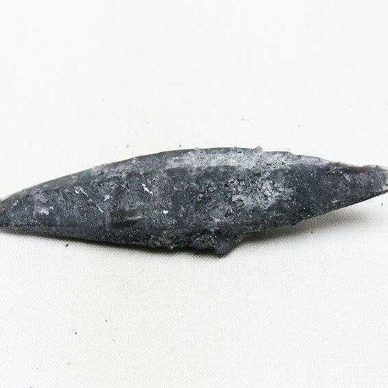 レーザークリスタル 水晶 クラスター 水晶 原石 スティブナイト 輝安鉱入り 一点物 おまかせ便 172-3347