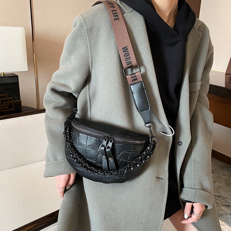 チェーン レッドベルト ハーネス ワイドショルダー Tiancai_Wing_Bag45720639587