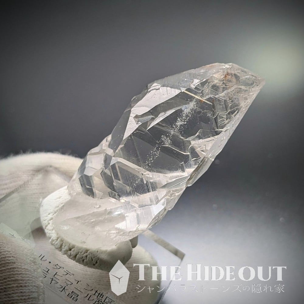 ヒマラヤクォーツ【始まりの鐘】 ヒマラヤ水晶オールドストック原石標本024 捻れてる？捻れてる、のか