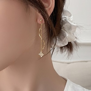 Asymmetry wave pierced earrings＊S-351