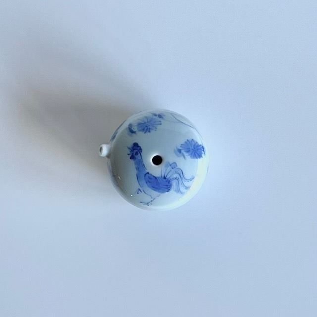 中尾正三郎 作　尾長鶏　　水滴