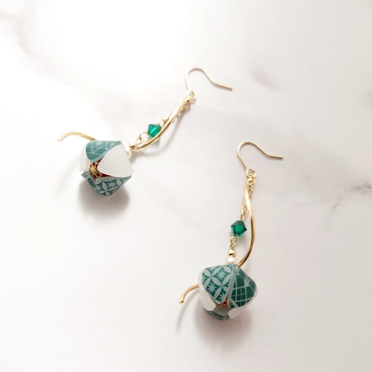 和柄鬼灯-切子柄(緑)-のイヤリング・ピアス