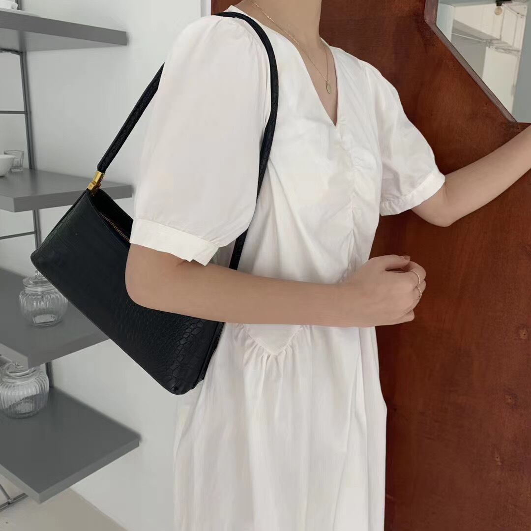 クロコ型押しミニバッグ