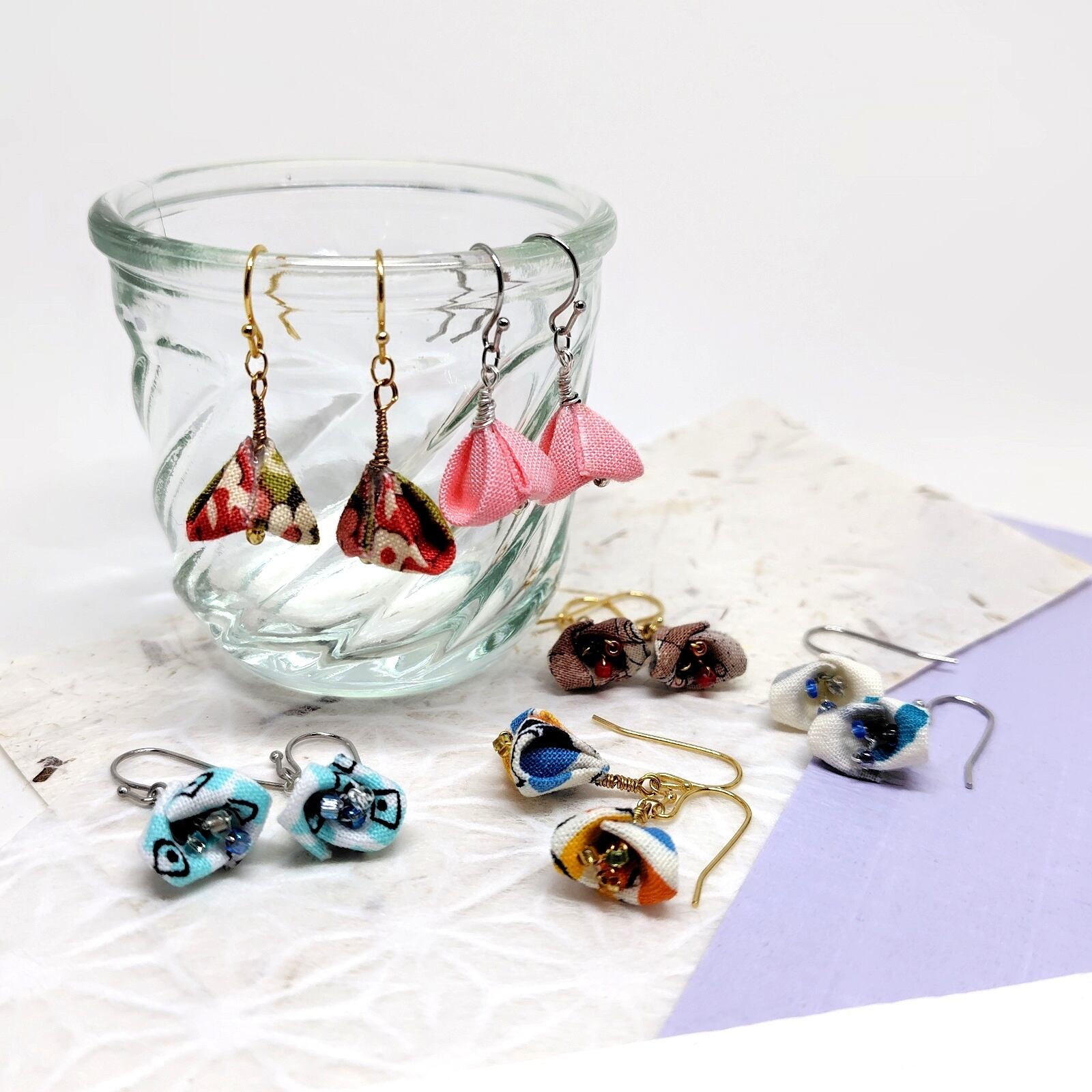花笑み 潤朱（うるみしゅ） * つまみ細工 小枝 ピアス・イヤリング