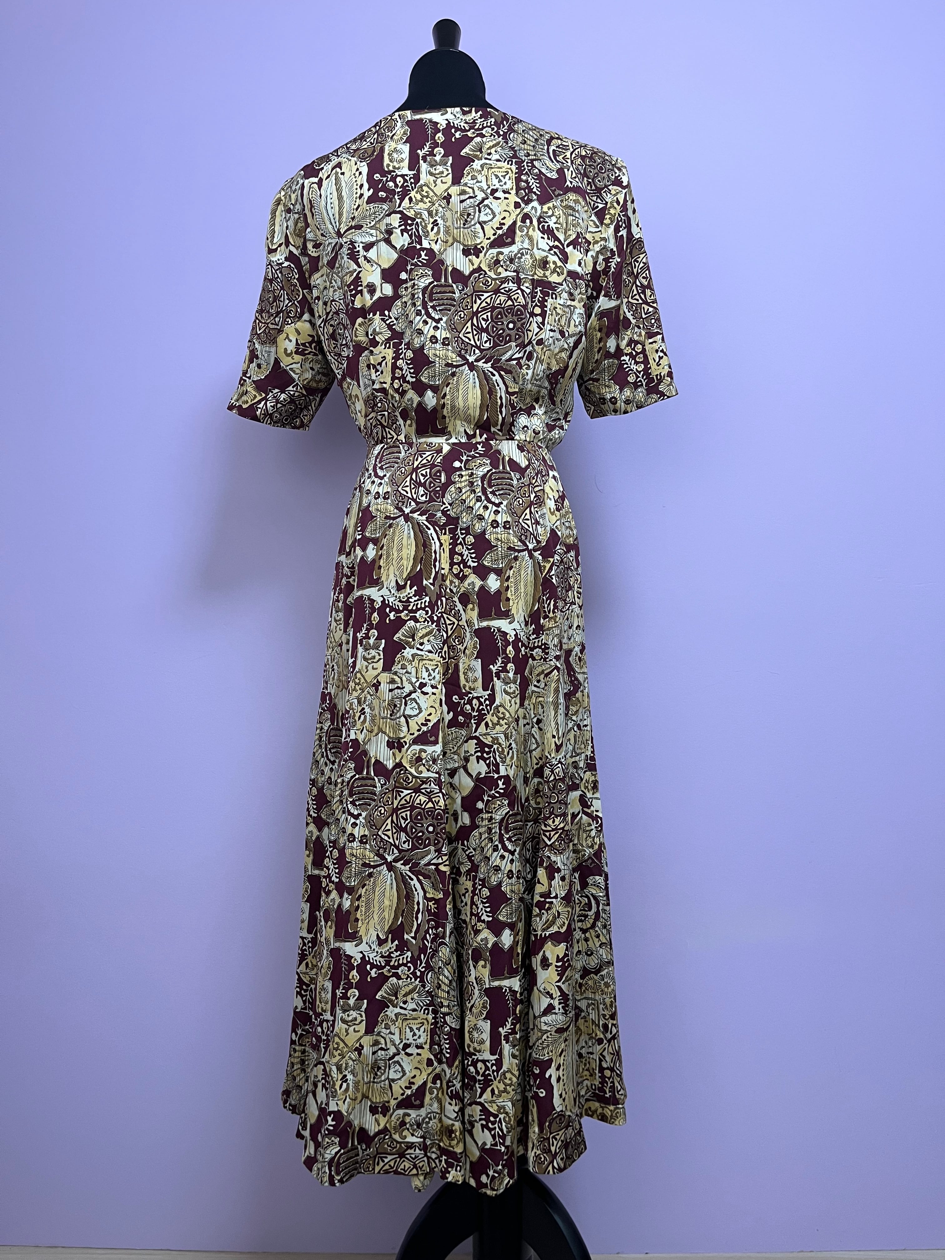 試着可】スカーフを纏うワンピース | “真夜中のランウェイ”