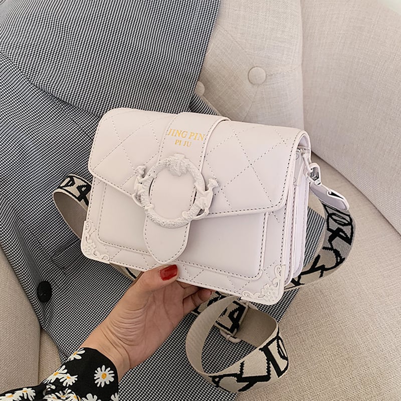 新しい小さなバッグ女性バッグ2020新しいトレンディな野生のブロードバンドブロードバンドショルダーメッセンジャーネット赤いダイヤモンド小さな正方形のバッグ Tiancai_Wing_Bag9586534