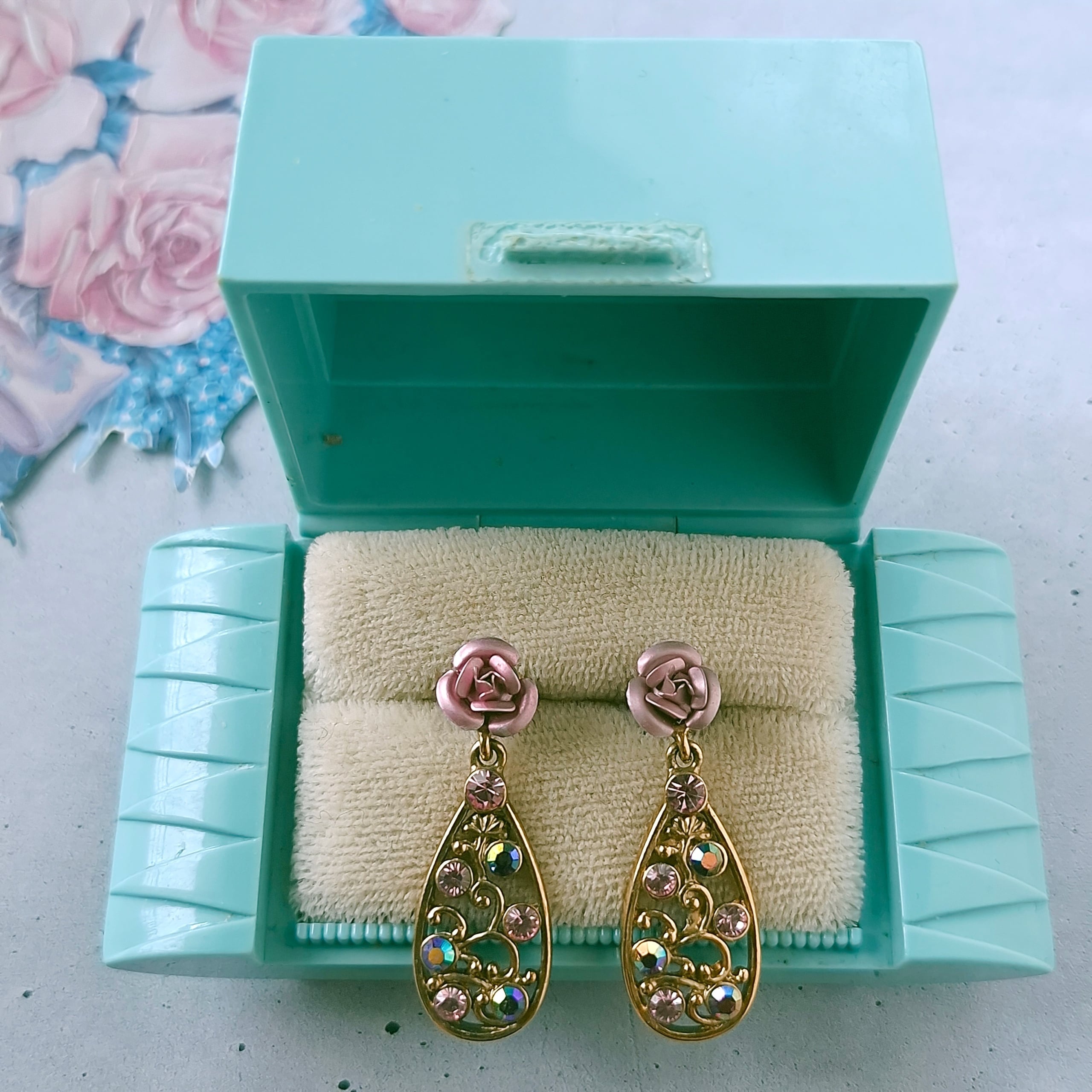 delightful kicky uni vintageshop