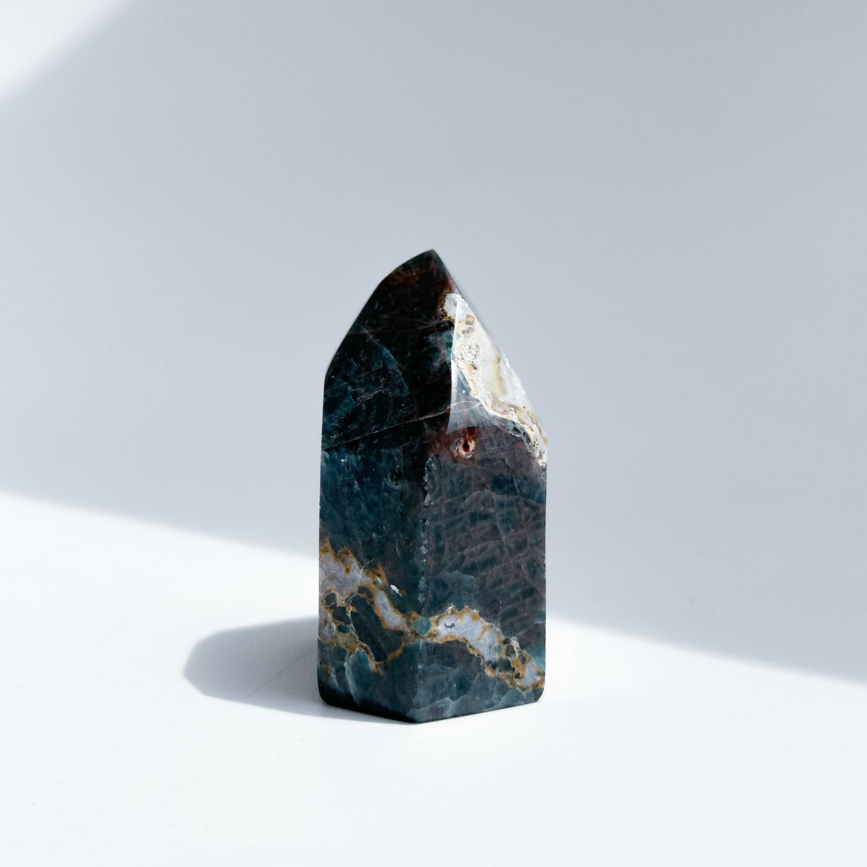 Blue apatite ブルーアパタイト 天然石 原石 パワーストーン ブルーアパタイト タワー型42◇Blue apatite ◇ 天然石・鉱物