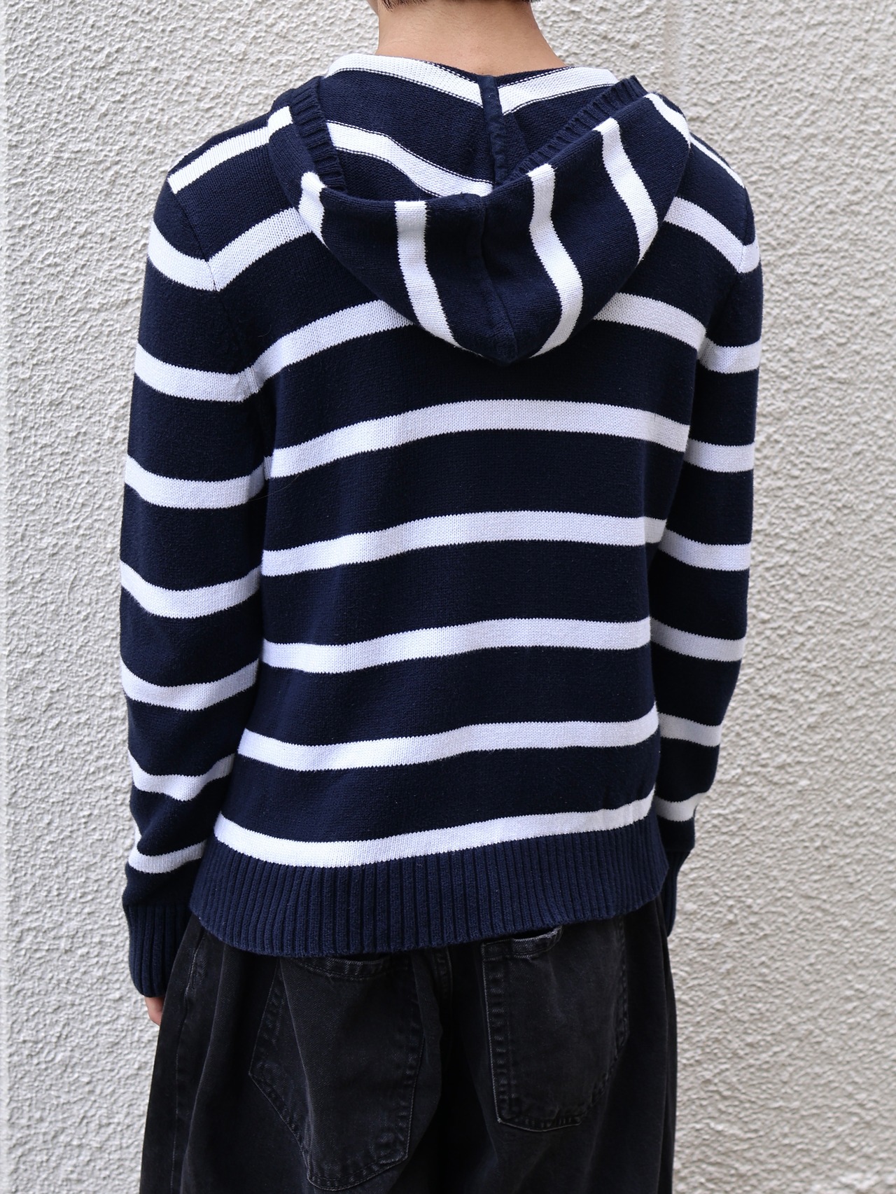 border zip up hoodie