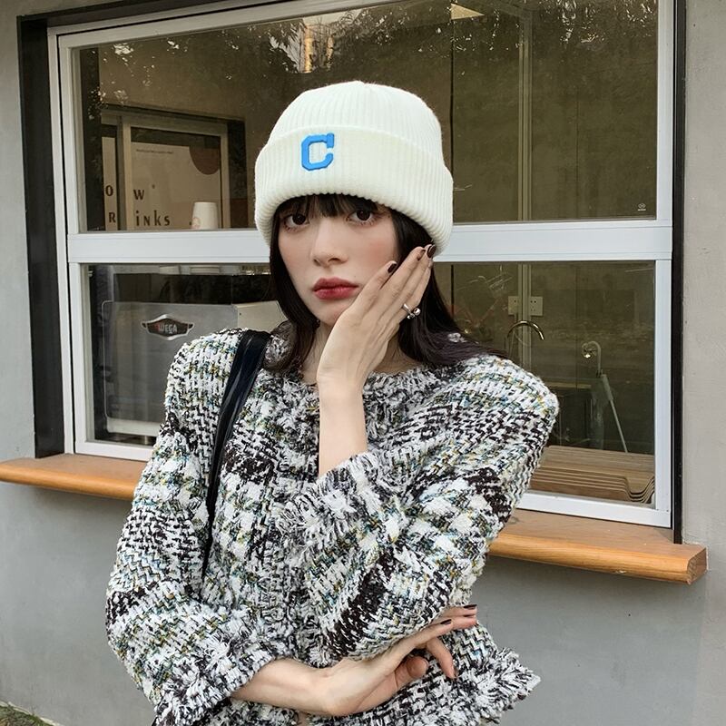 オータムウィンター刺繍ホワイトニット 帽子 秋物 冬物 ブラック・アイド・ピーズ83365353344