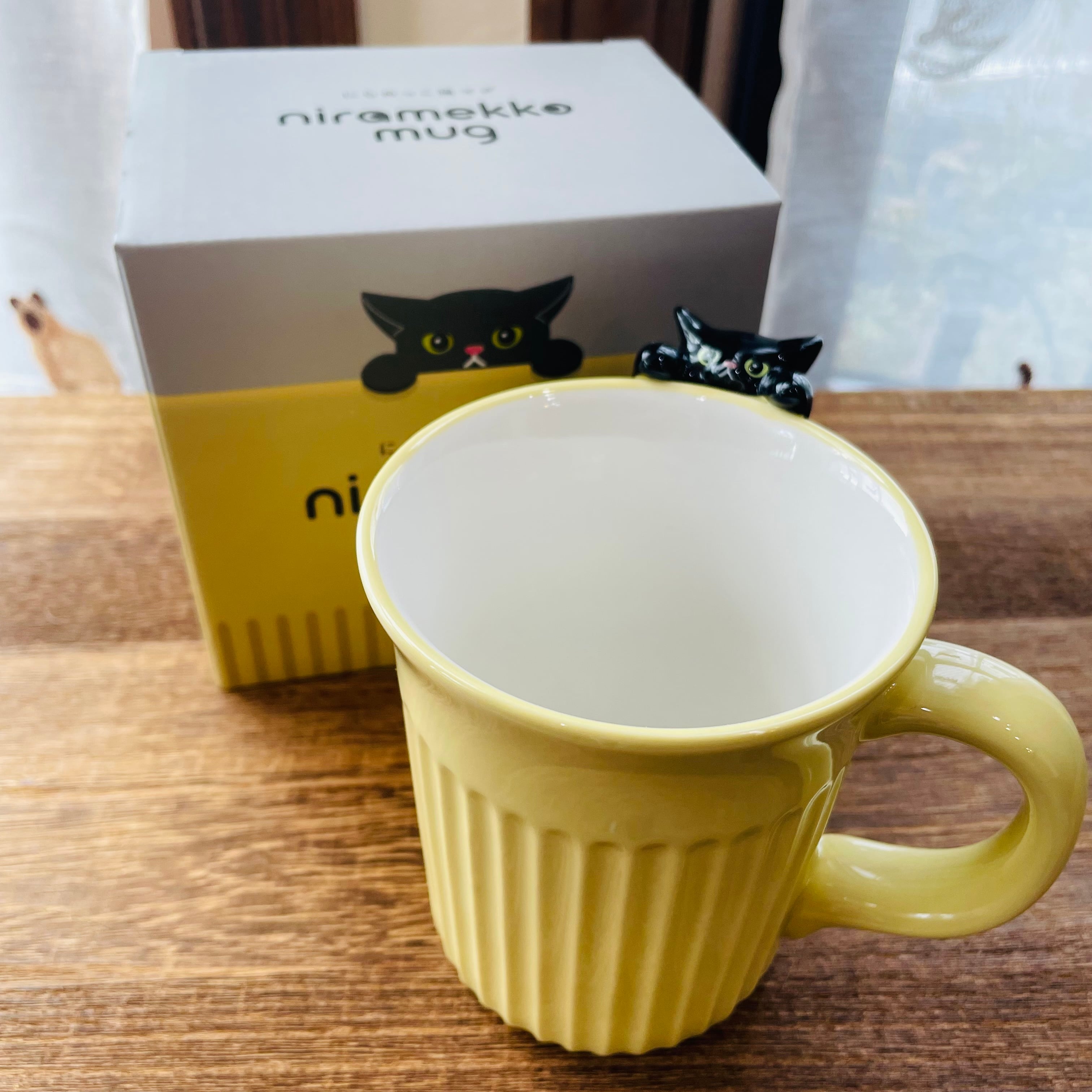 マグカップ｜にらめっこマグ  猫雑貨 猫モチーフ 猫柄 猫グッズ おうち時間 黒猫 プレゼント プチギフト 贈り物
