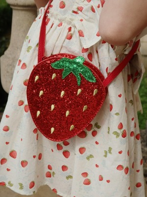 送料無料【KONGES SLØJD】 strawberry shoulder bag