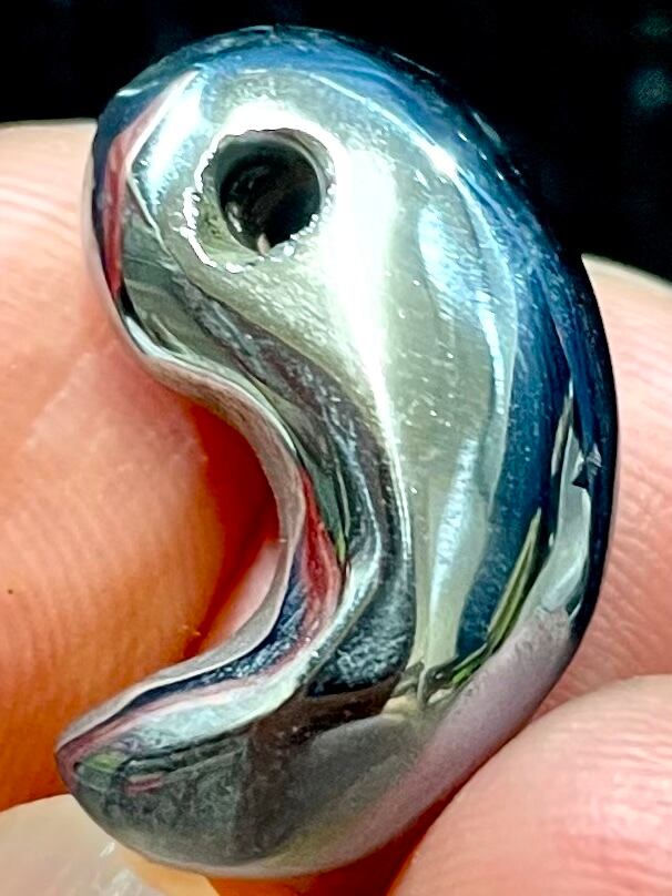 9) 奇跡の高純度!国産「テラヘルツ」ハンドメイド勾玉・究極バージョン