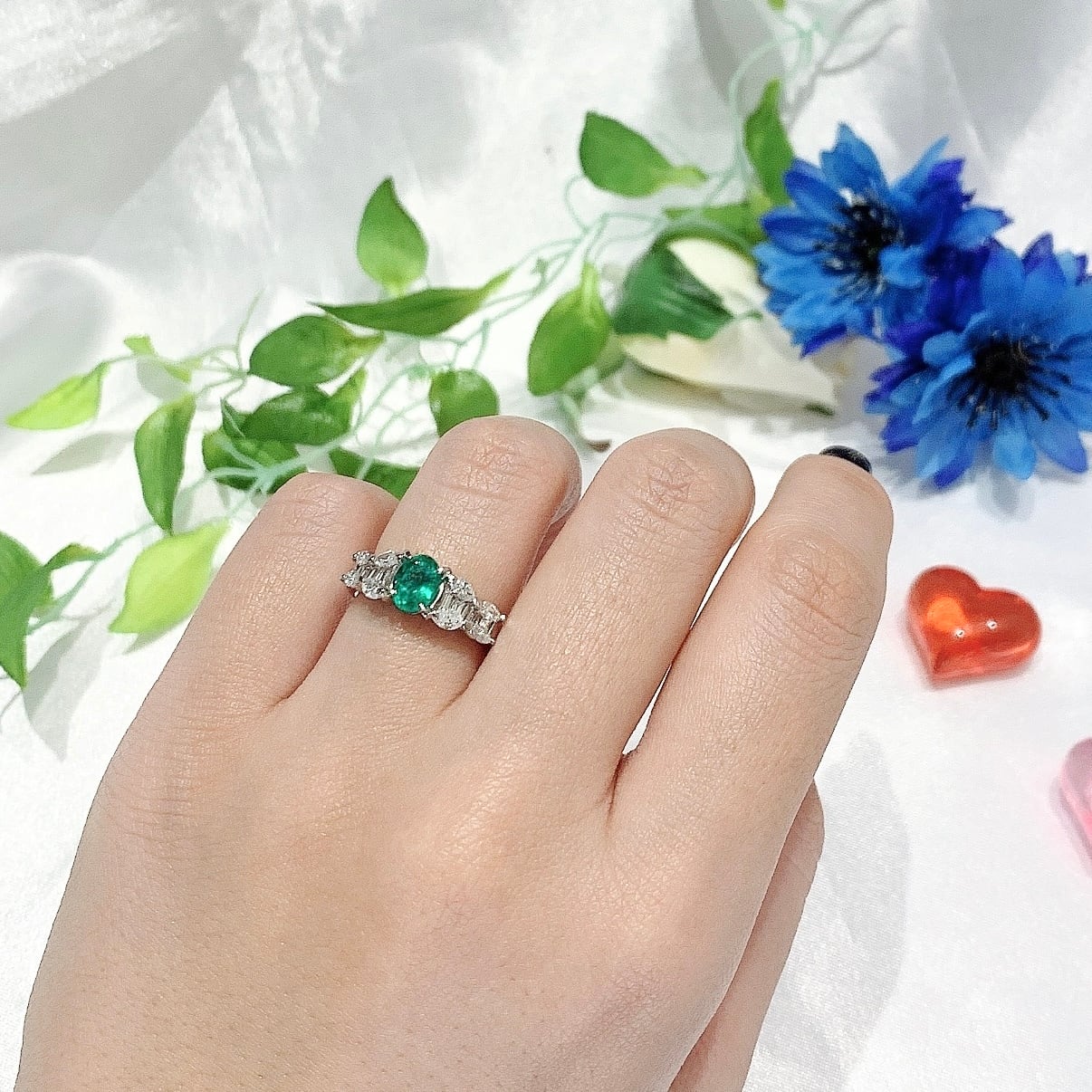 天然エメラルド0.659ct 天然ダイヤモンド0.6ct PT900 リング 鑑別書付  