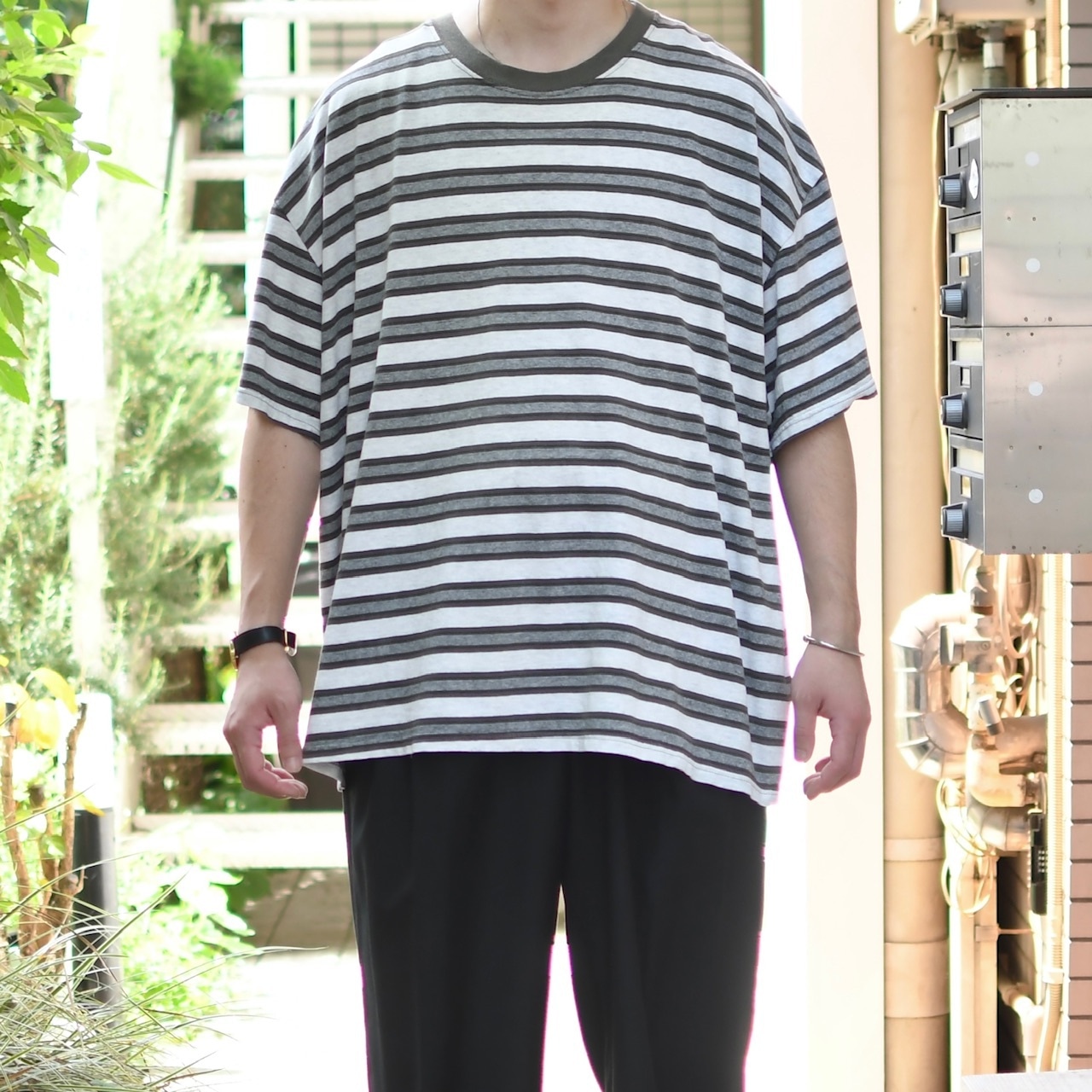 PURITAN wide silhouette multi border tee