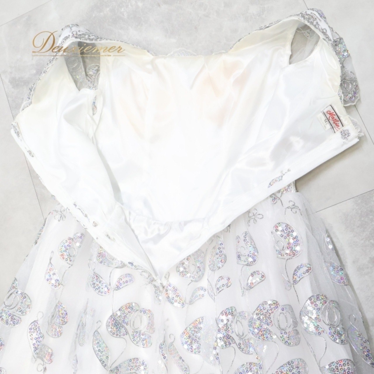 パーティドレス ワンピース ドレス 演奏会 発表会 前撮り 撮影 ダンス パーティ Mamin マーミン ホワイト系 シルバー系 発表会ドレス カラオケドレス フォーマルドレス 女性ドレス 華やか おしゃれ おすすめ 結婚式 二次会 コスチューム ステージ衣装