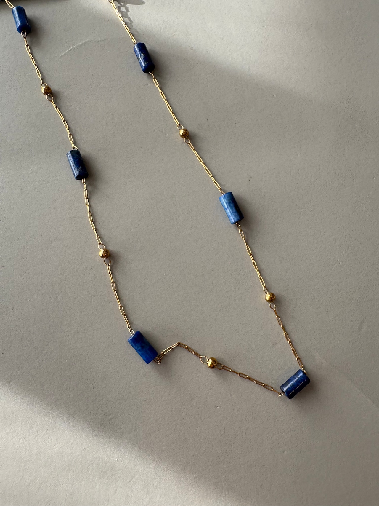 ブルーラインネックレス