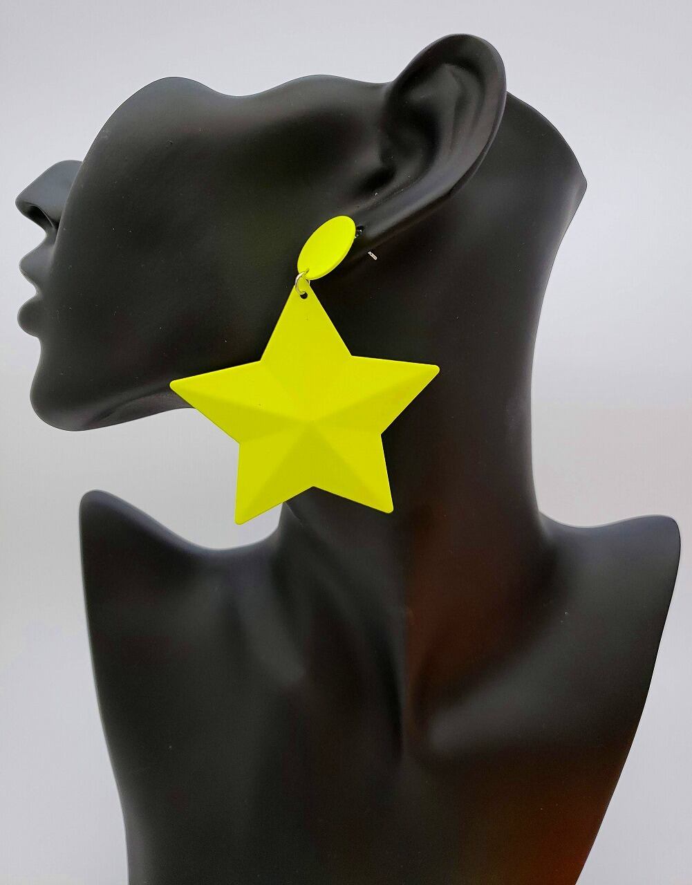 スター　ピアス　ネオンイエロー　蛍光　ネオンカラー