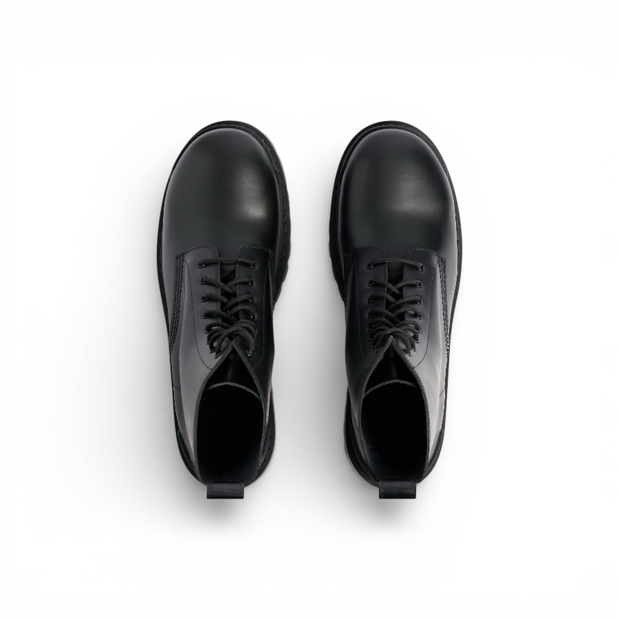 BALENCIAGA】STRIKE ZIP BOOTIE | AYIN