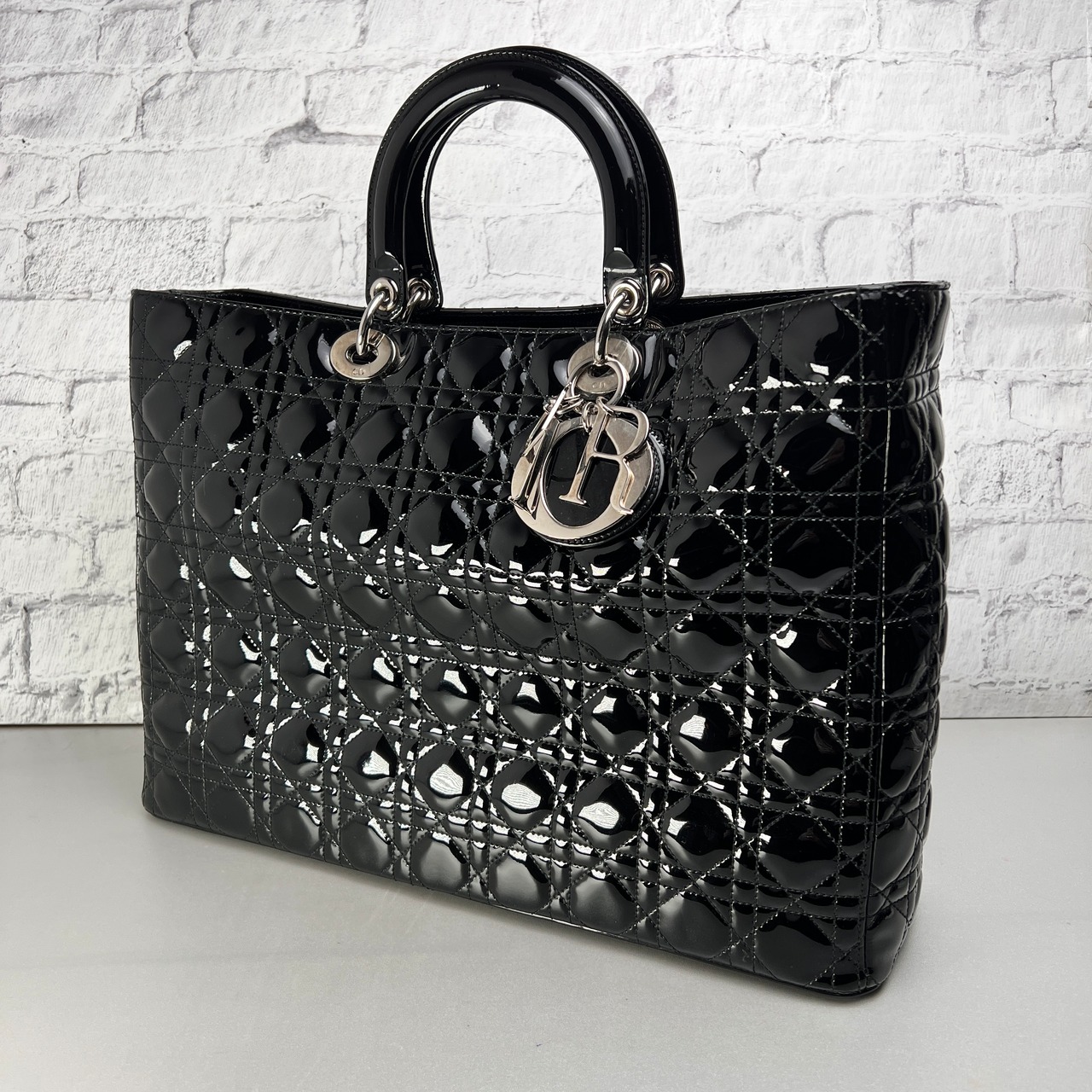 Diorレディディオール  カナージュラージ パテントレザー ハンドバッグ ブラック A-12956