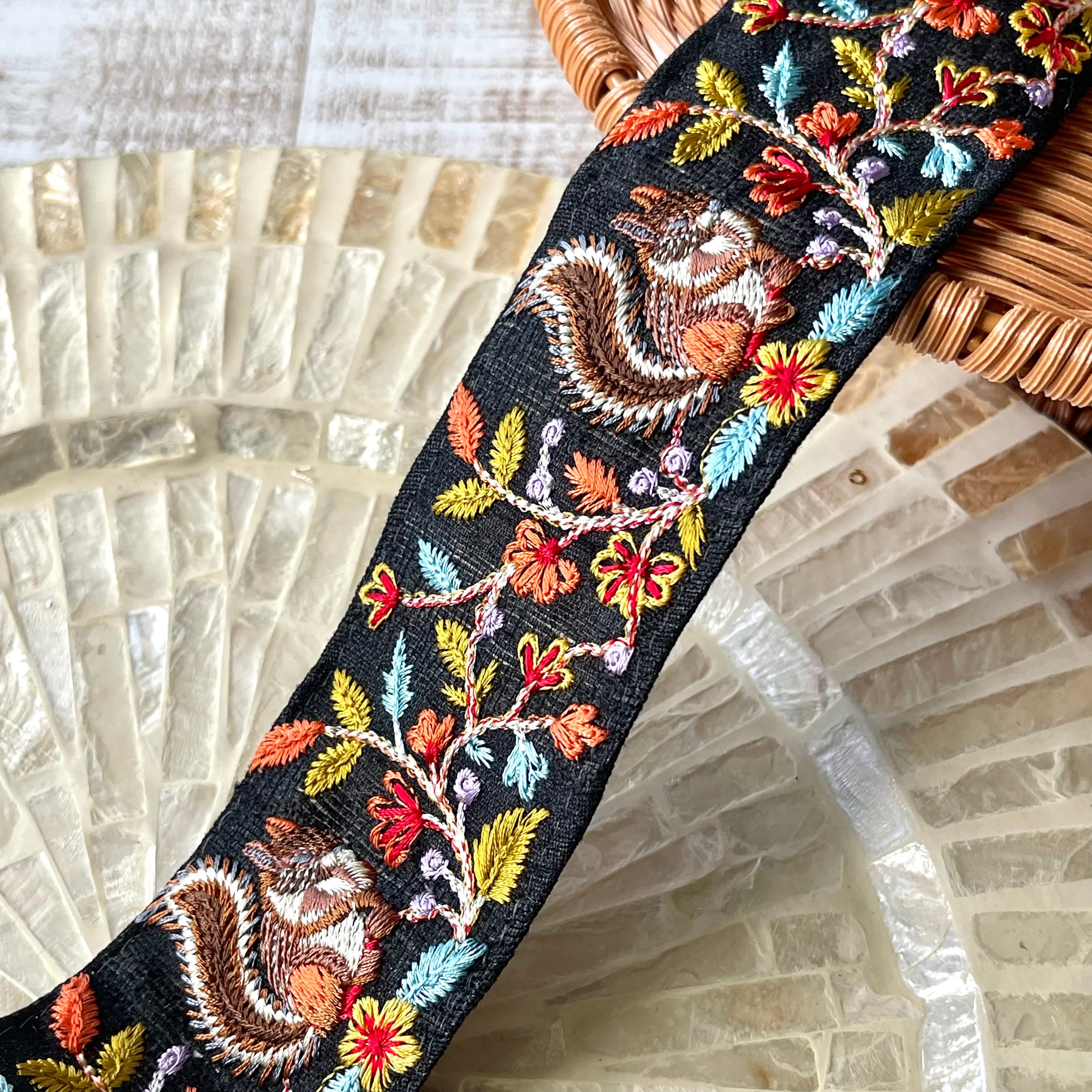 インド刺繍リボン りす 4.8cm幅 | aflover and nicori ribbon