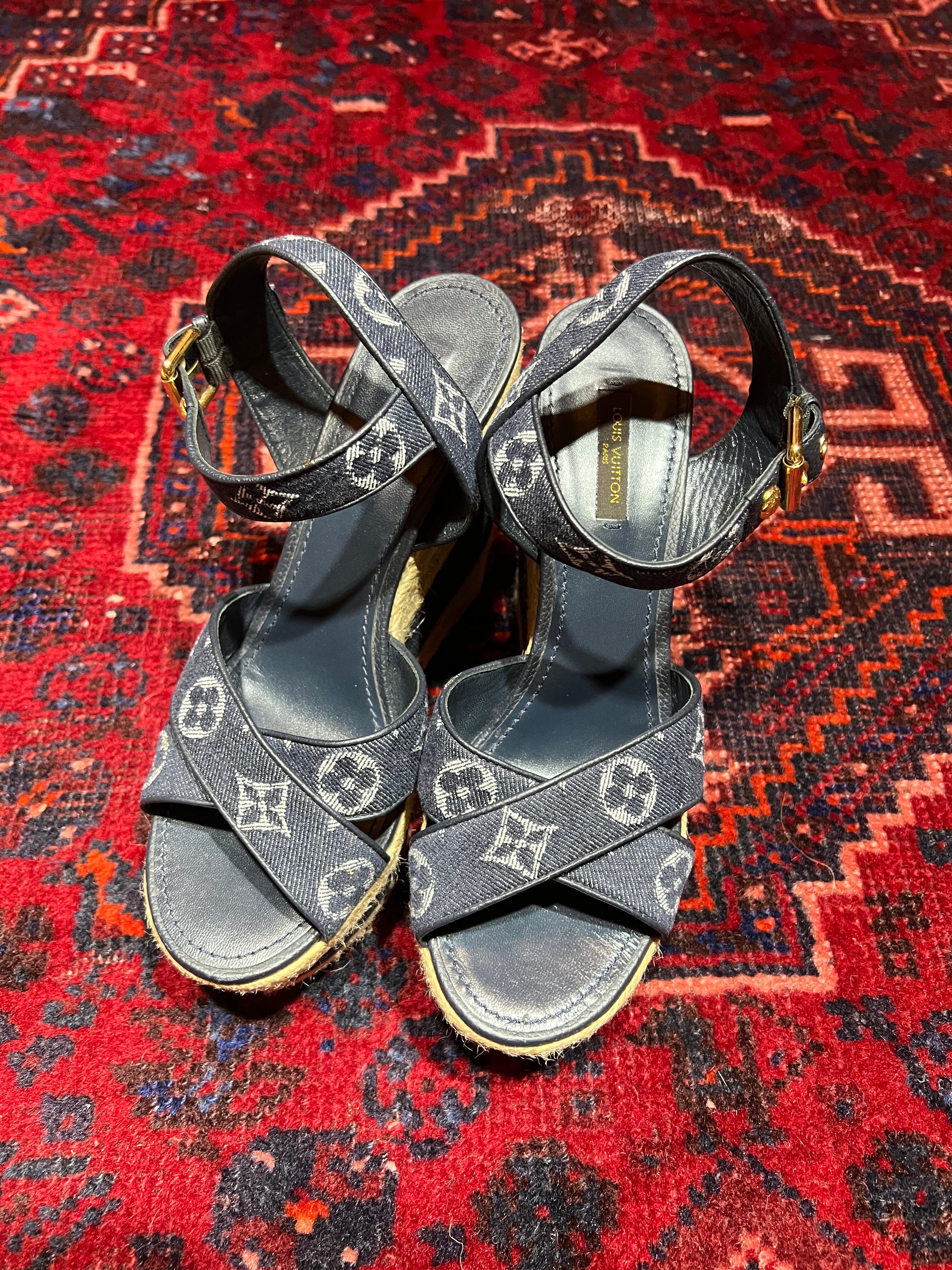 LOUIS VUITTON MONOGRAM PATTERNED WEDGE SOLE STRAP SANDAL MADE IN