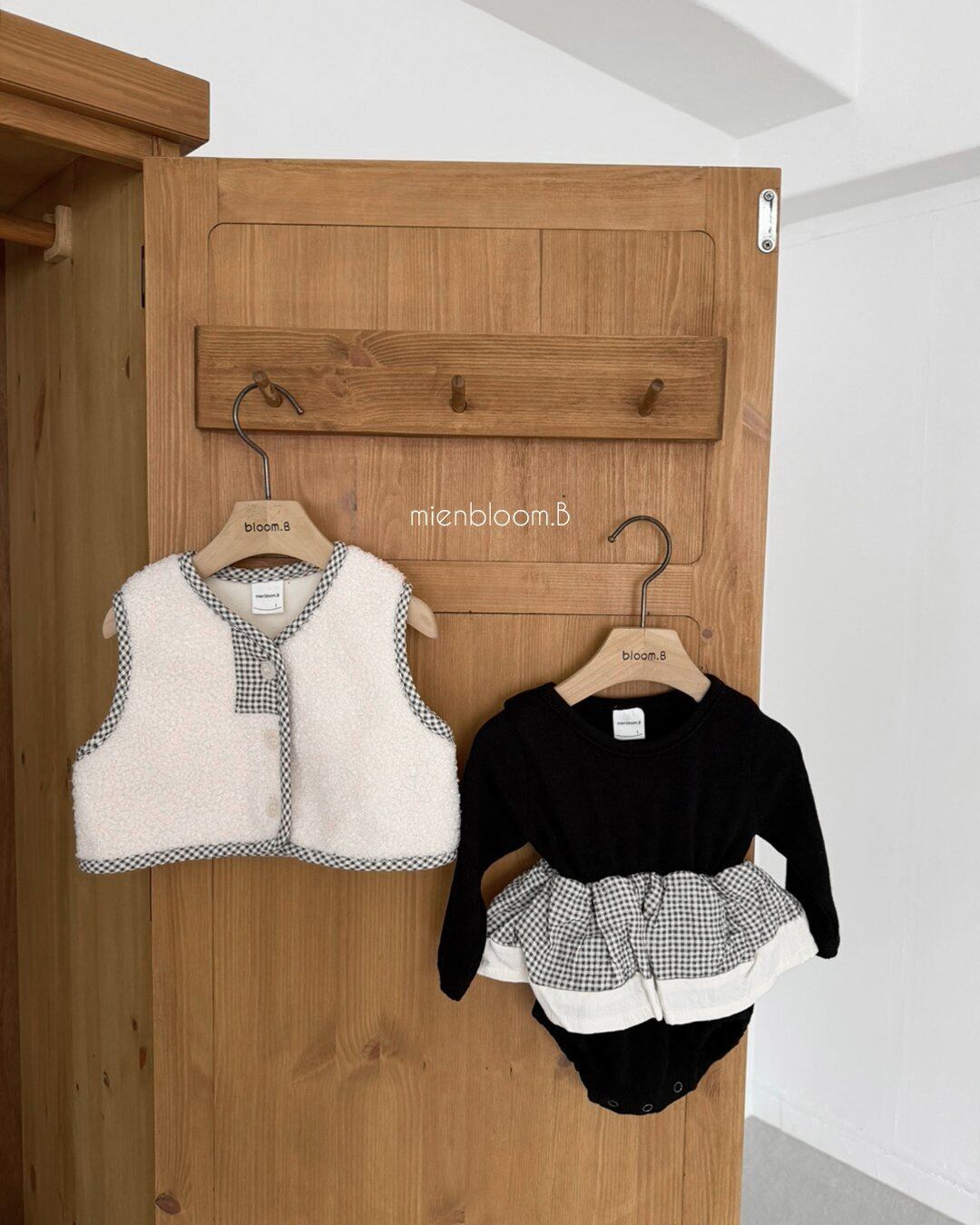 B714【即納】check ribbed rompers
