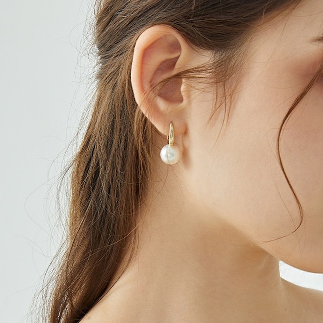 大粒パールフープピアス Me1699